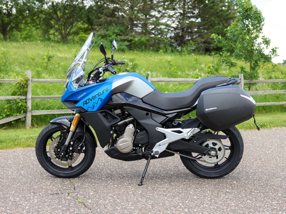 The seat heat of the 650 Adventura is similar to other middleweight adventure bikes with a 33-inch height.