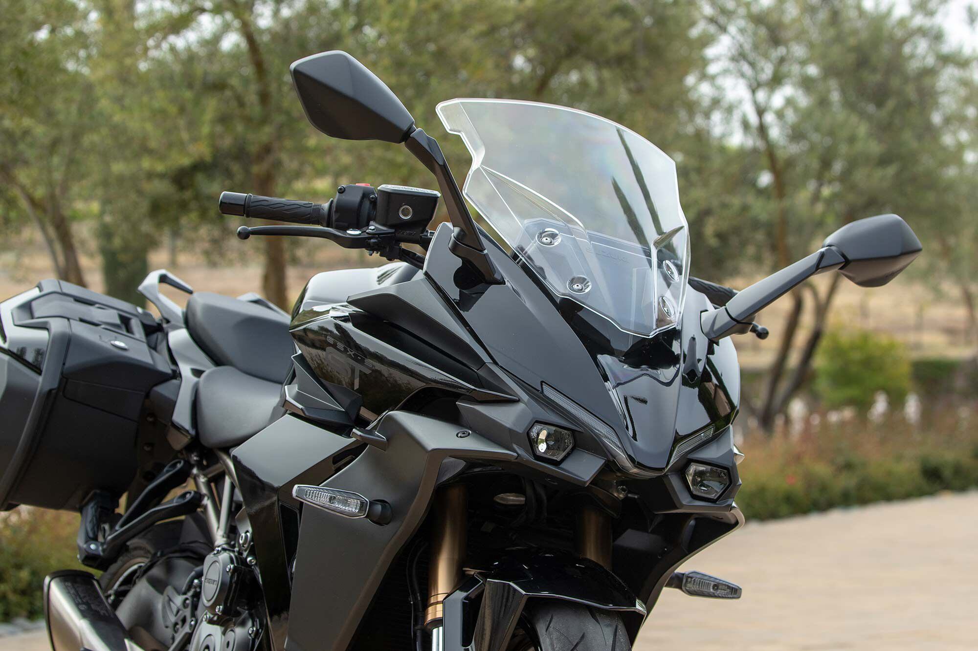 Shown here is a GT+ with standard windscreen. We’d prefer the bike came with an adjustable screen standard, but nonetheless, it’ll be interesting to see how the optional, 2.75-inch-taller GT+ screen affects airflow.