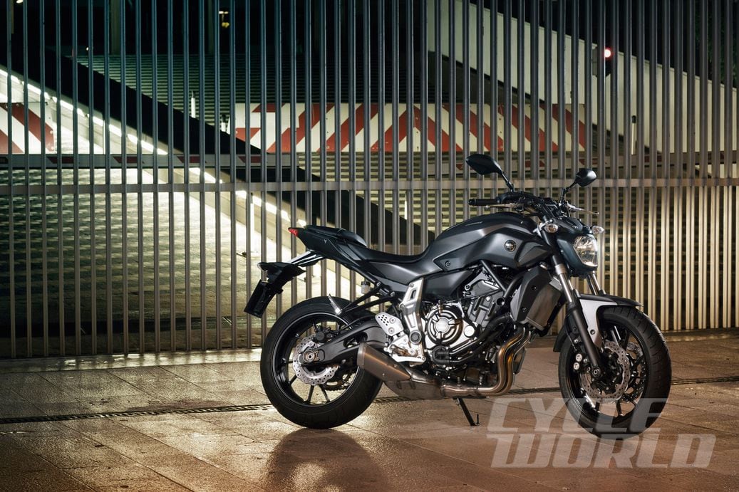Yamaha mt best sale 07 beginner bike
