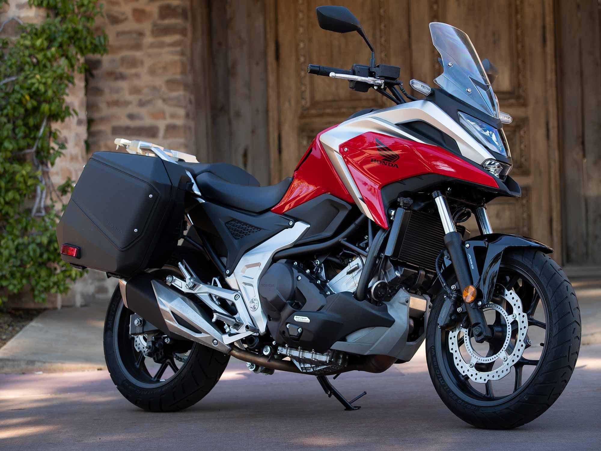 2022 Honda NC750X/DCT MOTORCYCLE REVIEWS Motorcycle Riders