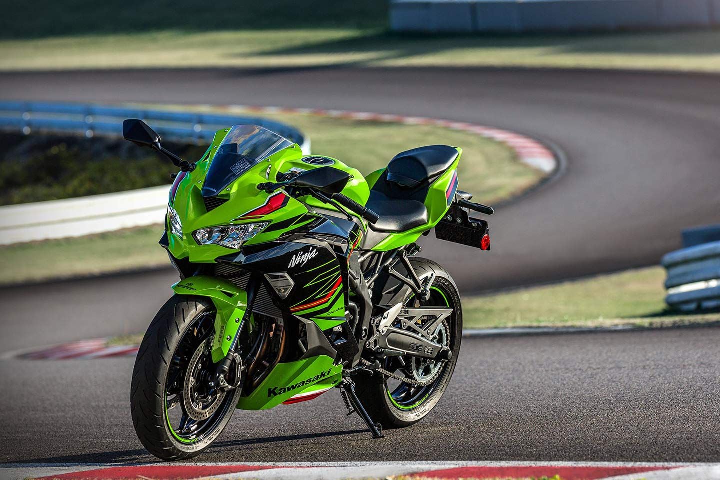 Kawasaki Launches All-New 16,000 RPM Inline-Four Ninja ZX-4RR - Roadracing  World Magazine