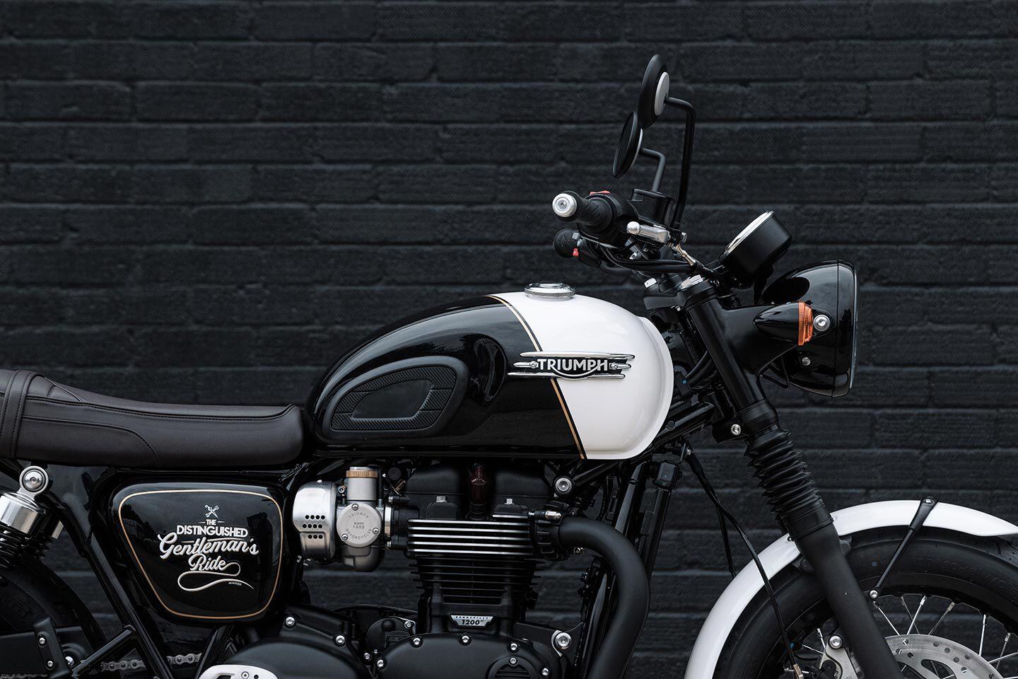 The T120 Black DGR Edition goes for a more refined look over the base T120 Black, with an elegant two-tone paint scheme and classic pinstriping.
