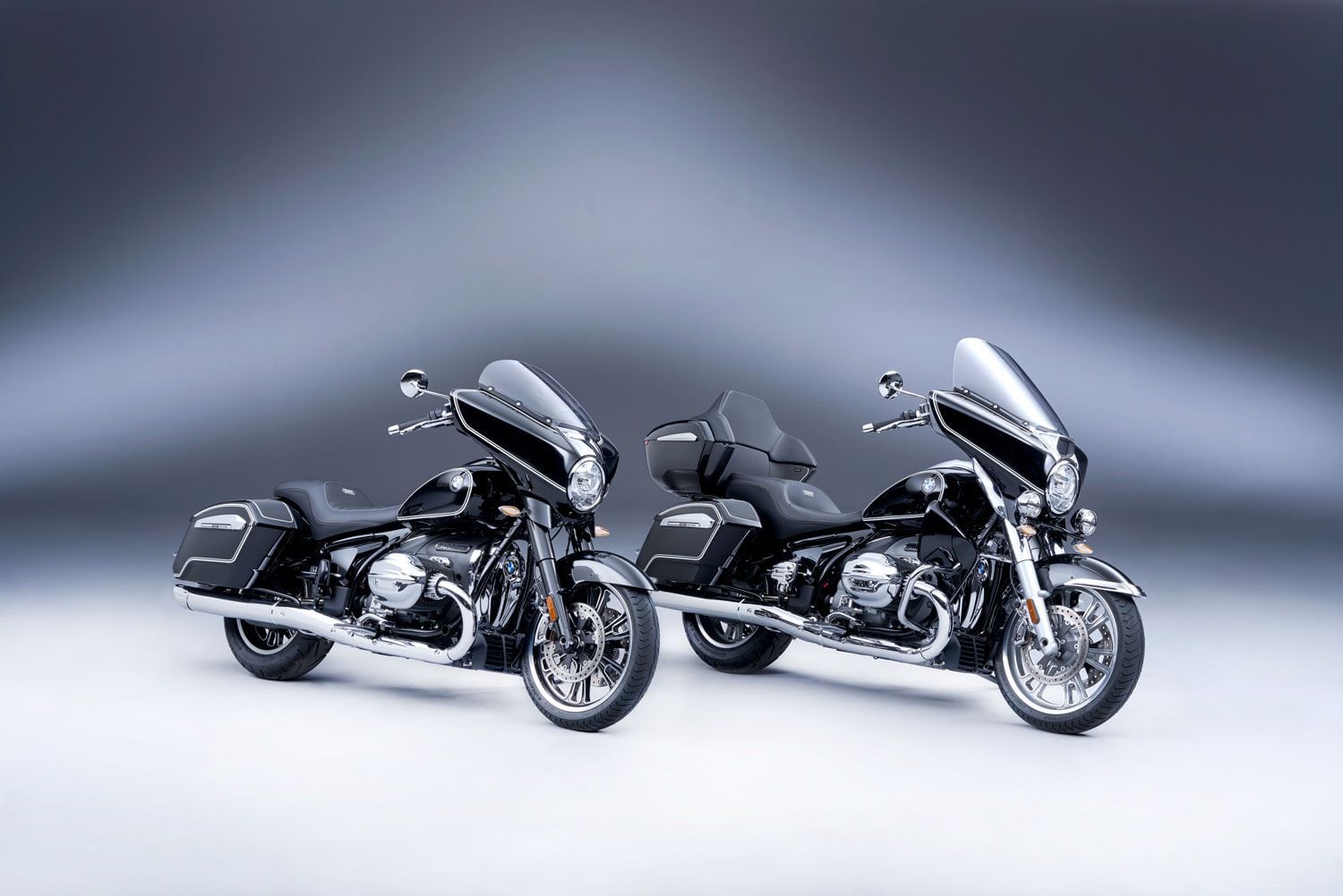 22 Bmw R 18 B And R 18 Transcontinental First Look Cycle World 22 Bmw R 18 B And R 18 Transcontinental First Look Cycle World