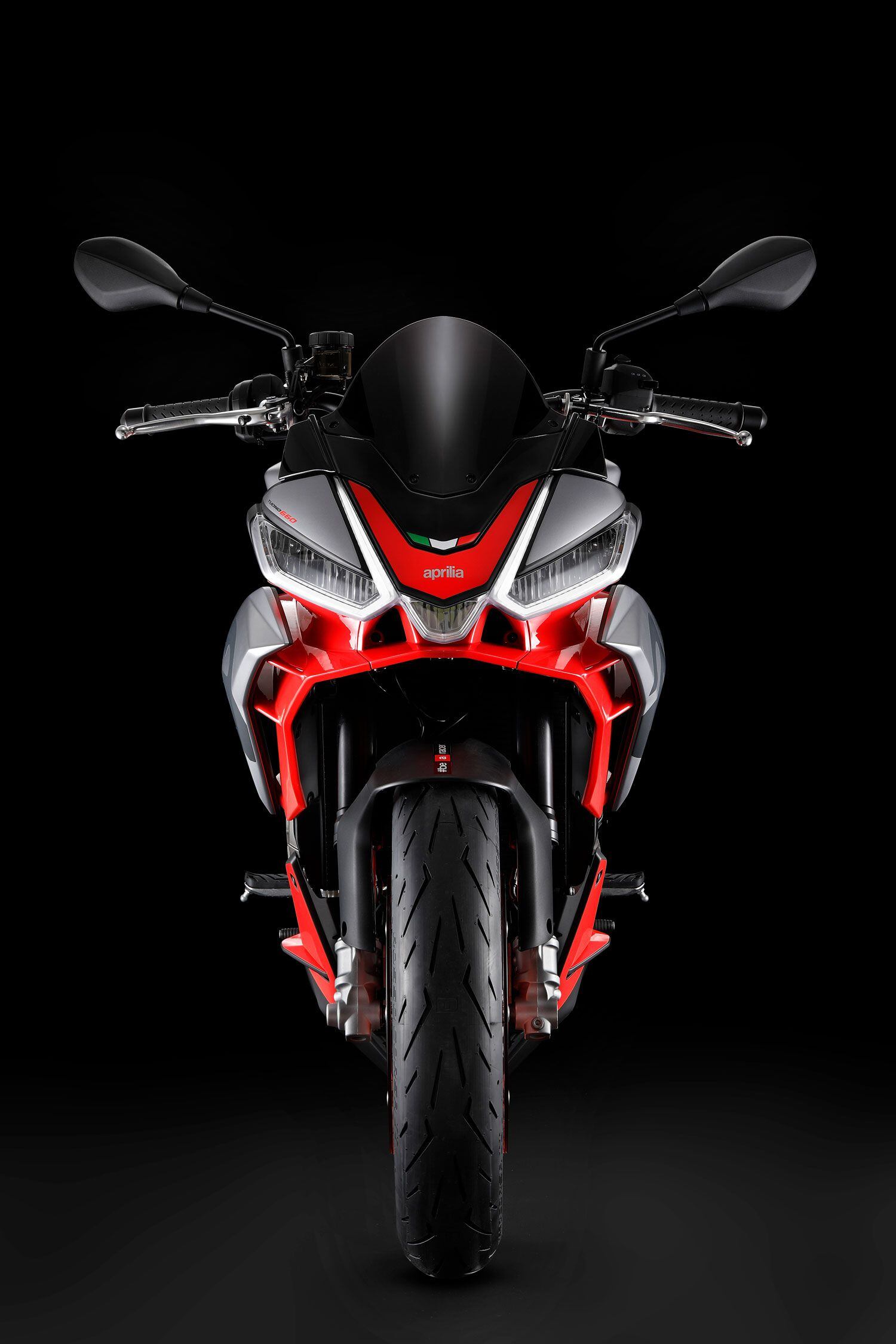 The Tuono 660’s distinctive LED running lights.