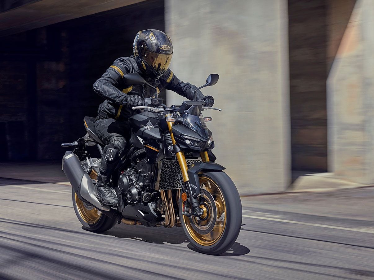 CB1000 HORNET(SP) メインシート　アラカンターラ(R) メインシート(アルカンターラ(R)) (CB1000 HORNET): 純正