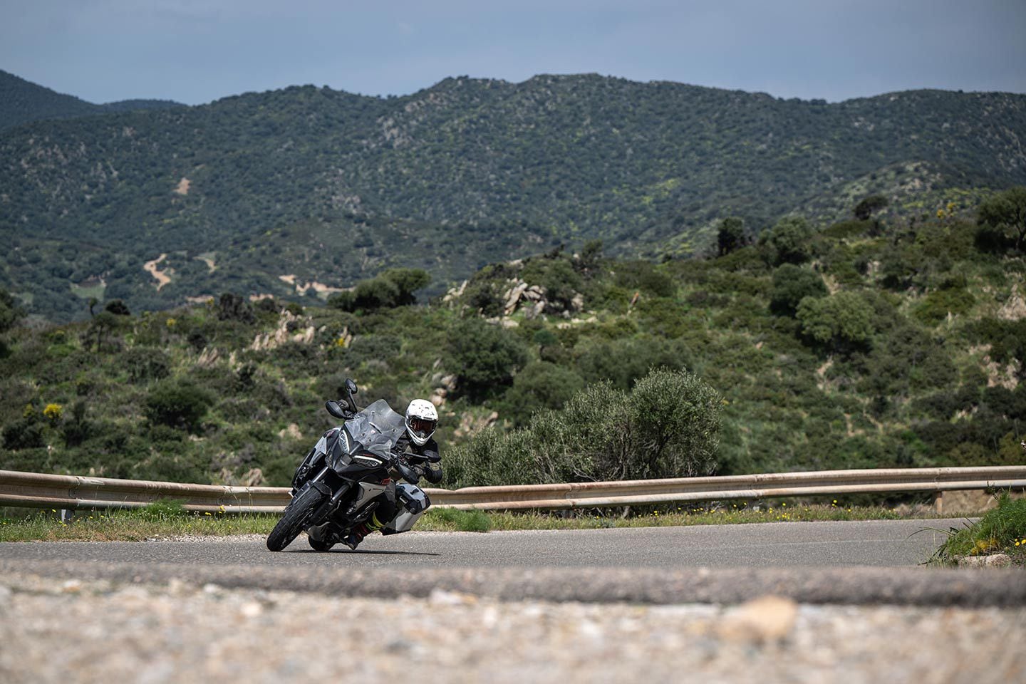 Putting in long miles on winding roads is still top-notch on the Multistrada V4 Rally despite the longer-travel suspension and extra weight.