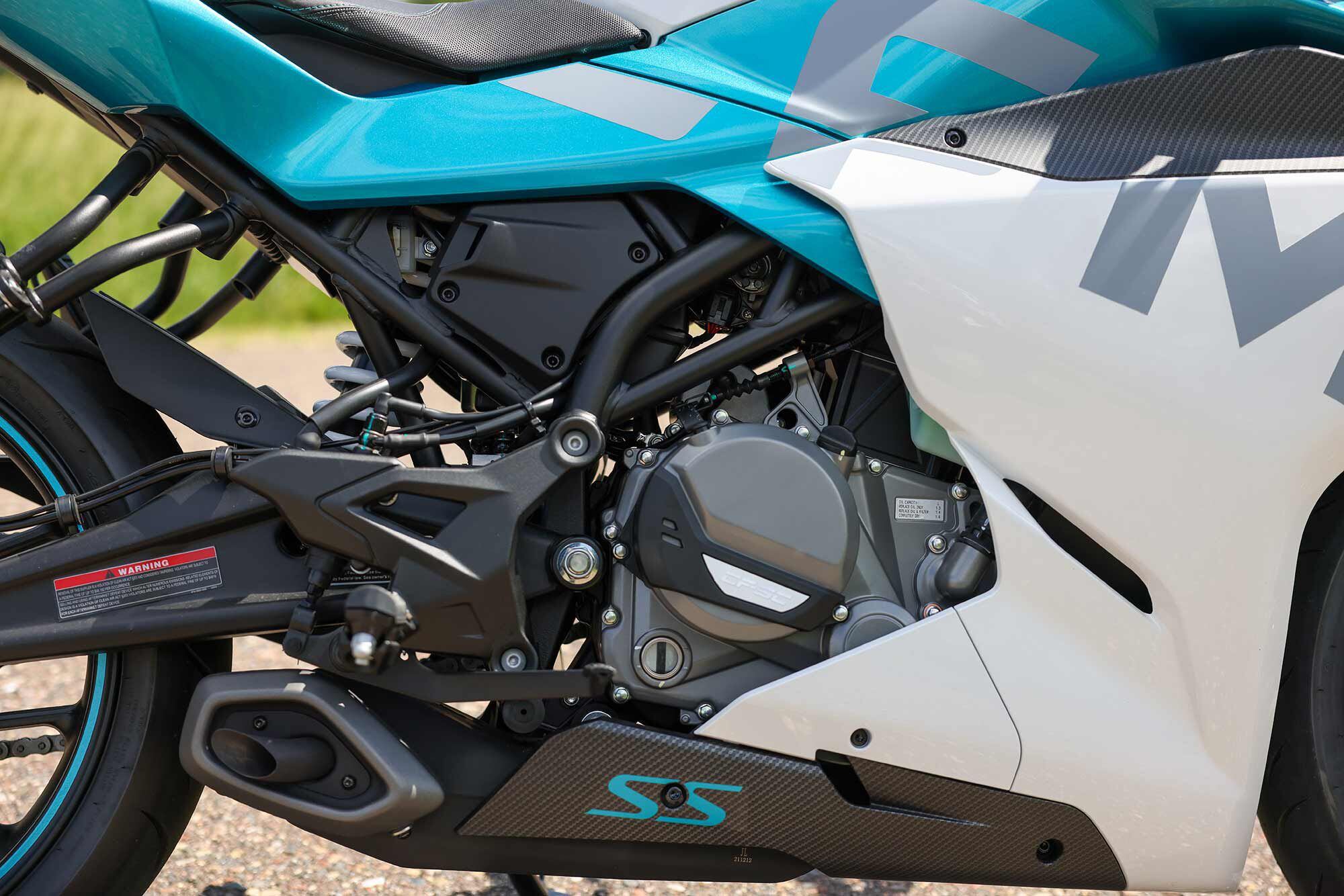 The 292cc single-cylinder engine uses a counterbalancer for reduced engine vibrations. CFMoto claims 29 hp at 8,750 rpm and 18.7 lb.-ft. torque at 7,250 rpm.
