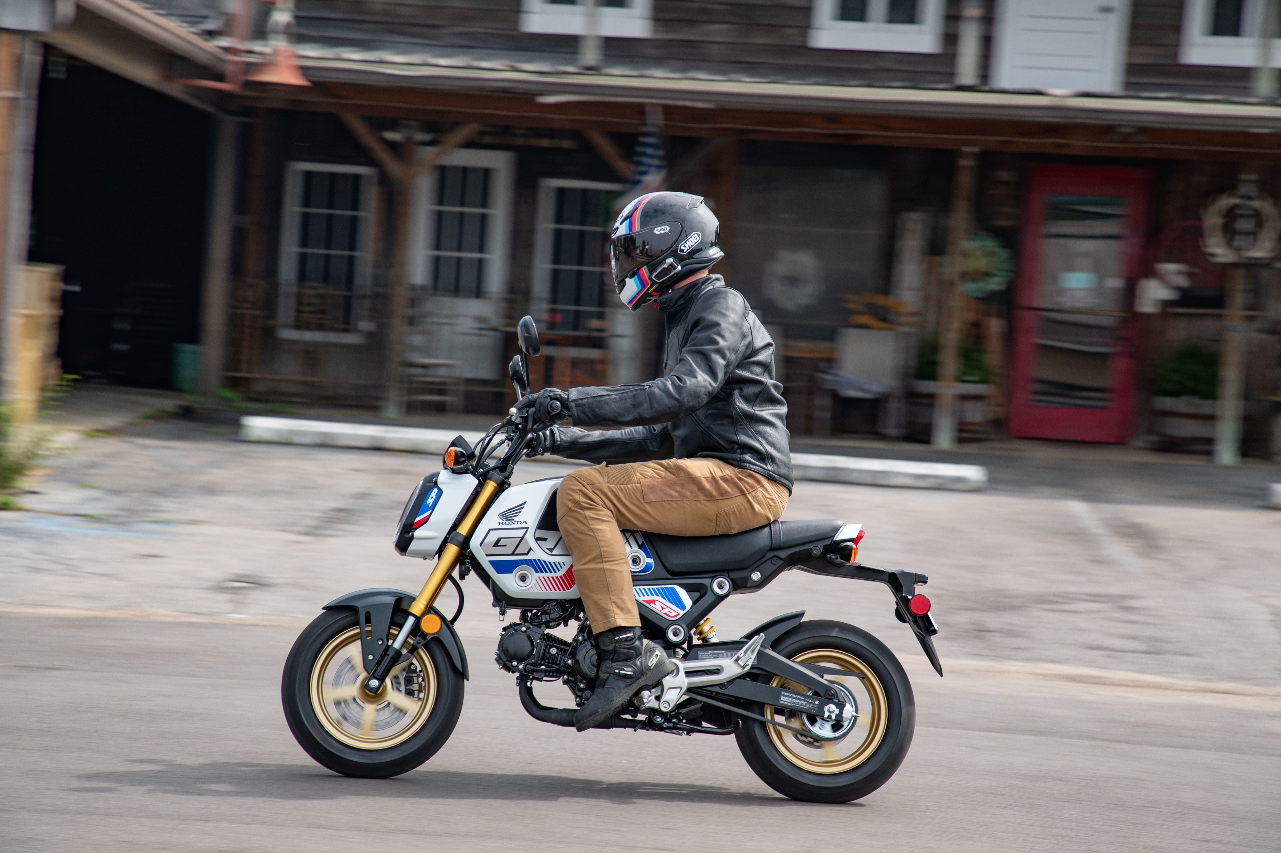 When was the last time you blitzed past a cop at wide-open throttle and he didn’t even bother to look up?