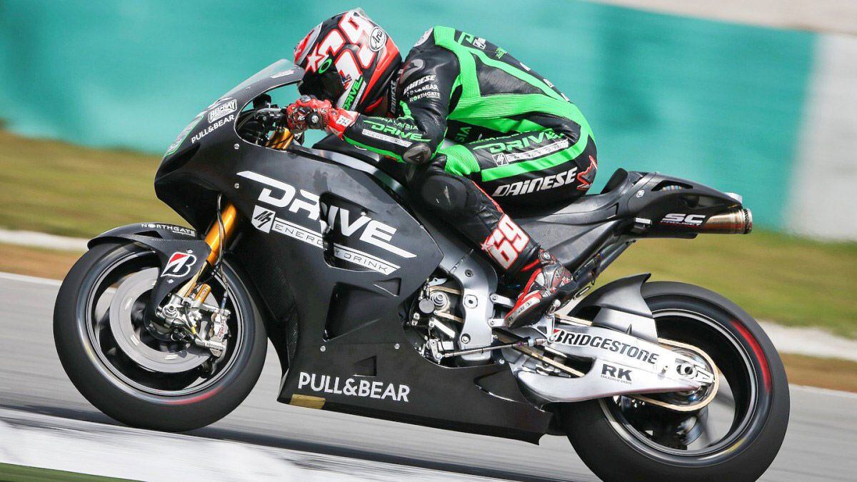 Nicky Hayden’s Honda RSV1000R “production racer” was down on horsepower and not competitive.