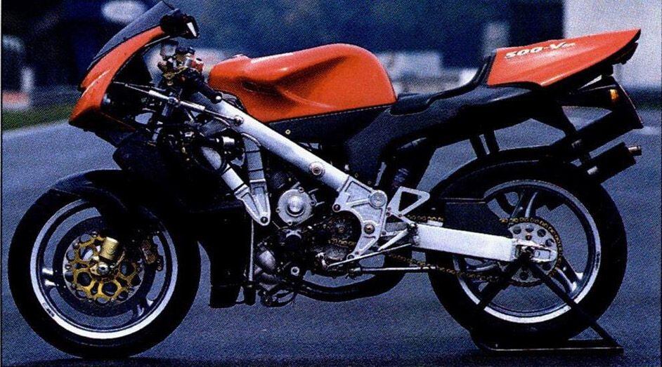 If there was one thing that Bimota was very good at, it was building amazing chassis that spared no expense in terms of materials and construction.