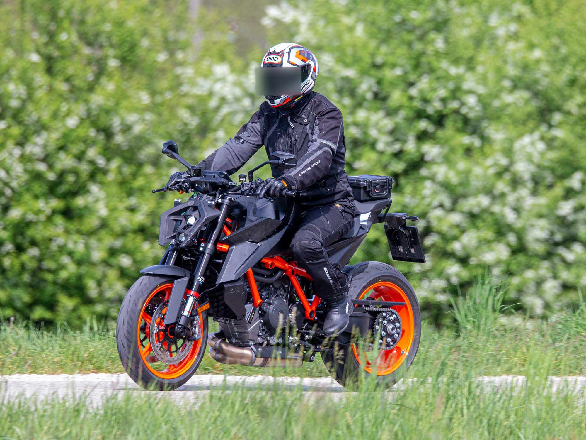 We believe this KTM 1290 Super Duke R is the soon-to-be-announced 2023 model with an updated headlight cowl and styling.