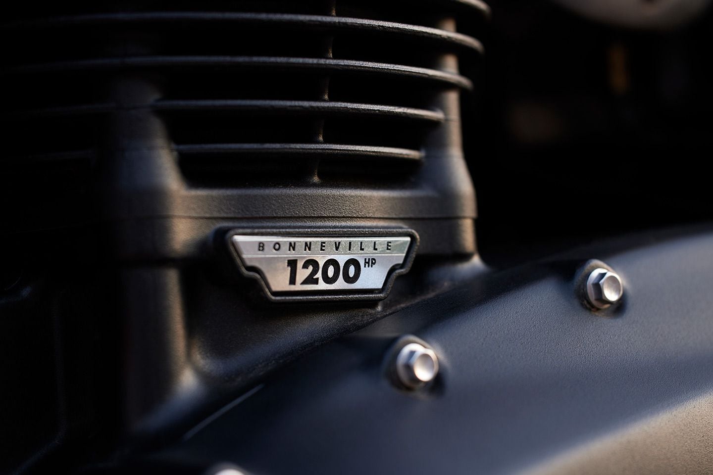 Triumph’s 1,200cc SOHC parallel twin powers both the Scrambler 1200 X and Scrambler 1200 XE.