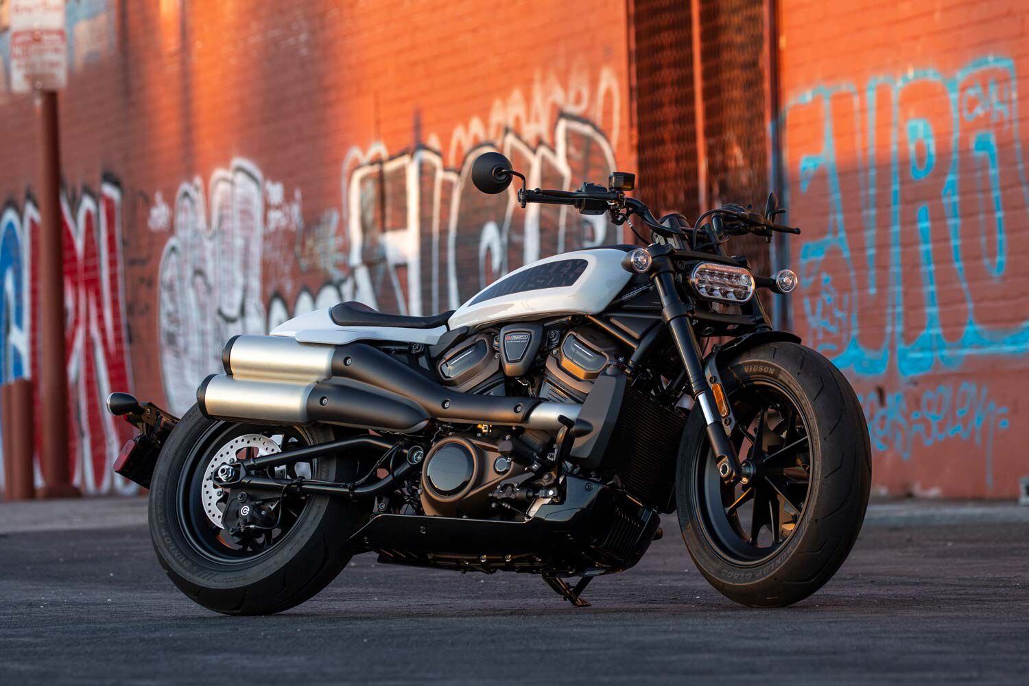 Compared to the Pan America’s Revolution Max 1250 Engine, the Sportster’s “T” version has smaller valves and ports and a different combustion chamber shape to increase torque output at low and midrange rpm. H-D says torque is up 10 percent between 3,000–6,000 rpm. Camshaft profile and VVT phasing is also adapted. Airbox volume and velocity stack lengths are changed to suit the Sportster’s low-profile tank.