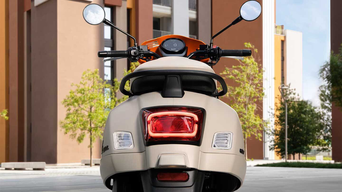 2023 GTV 300 in Avvolgente Beige, rear view.