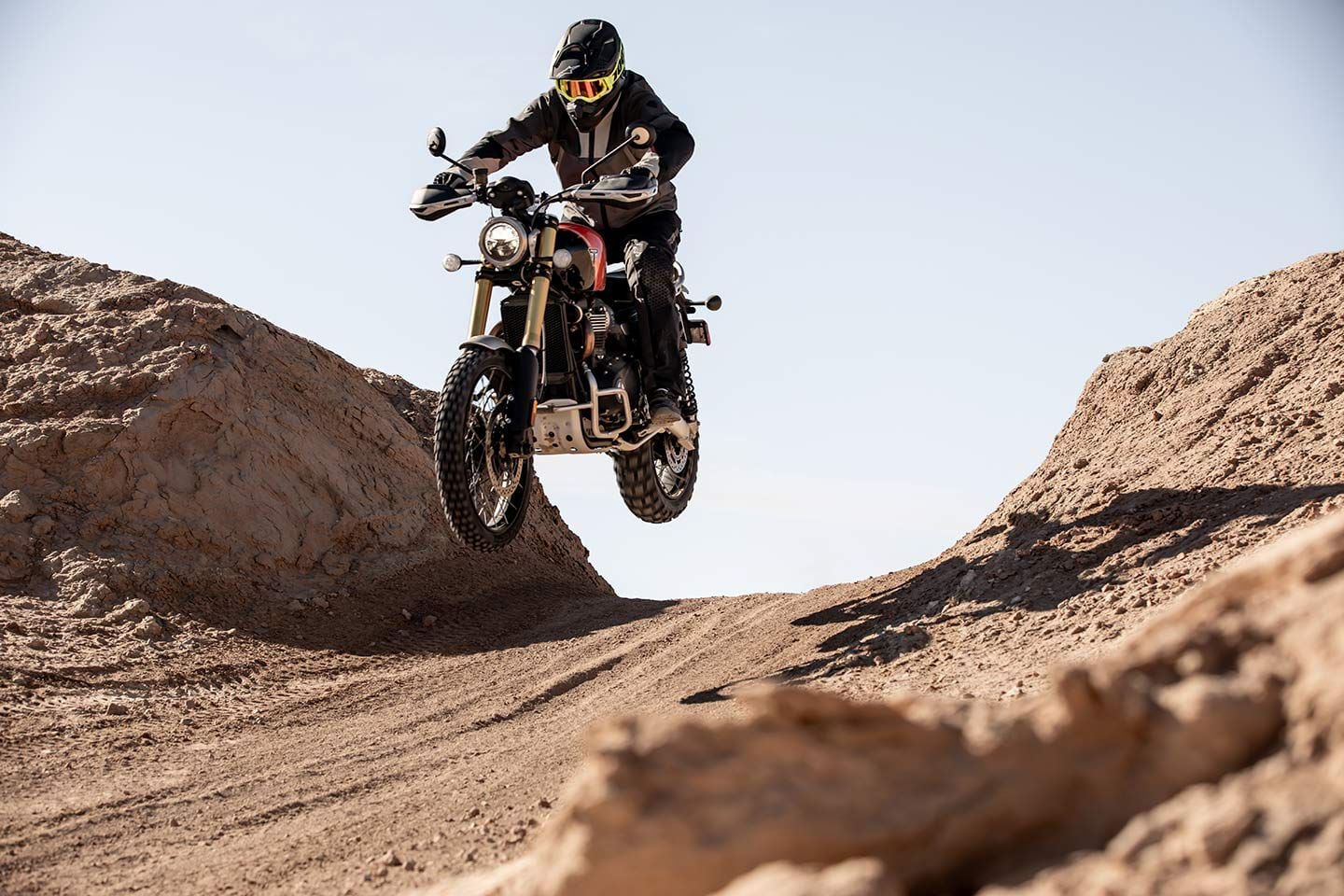 With its long-travel Showa suspension, the Scrambler 1200 XE likes to take to the sky.