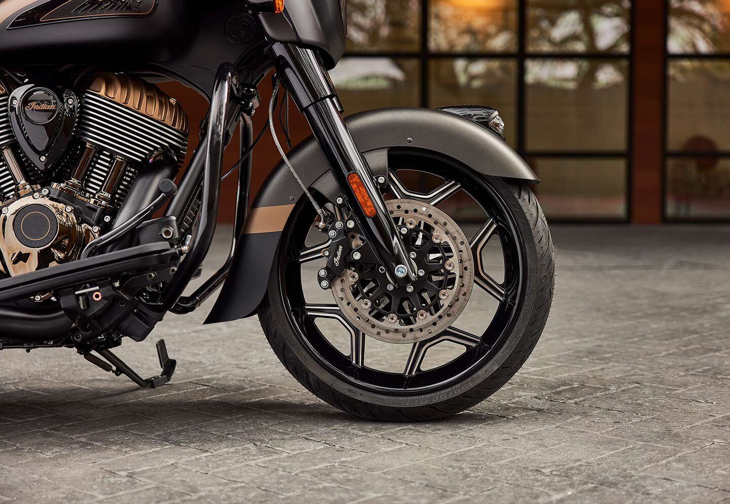 The 19-inch precision-machined 10-spoke wheel on the 2023 Chieftain Elite.