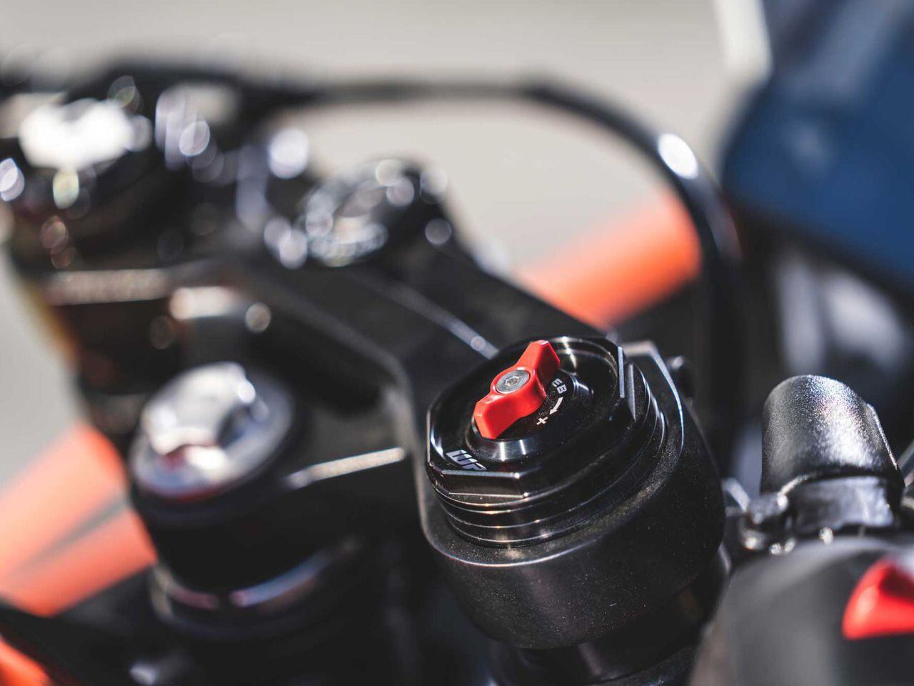 The RC 390’s WP suspension does a good job of providing a plush ride on the street, while offering just enough support on the racetrack. It’s also easy to adjust based on rider needs, which may be the case for riders over 175 pounds.