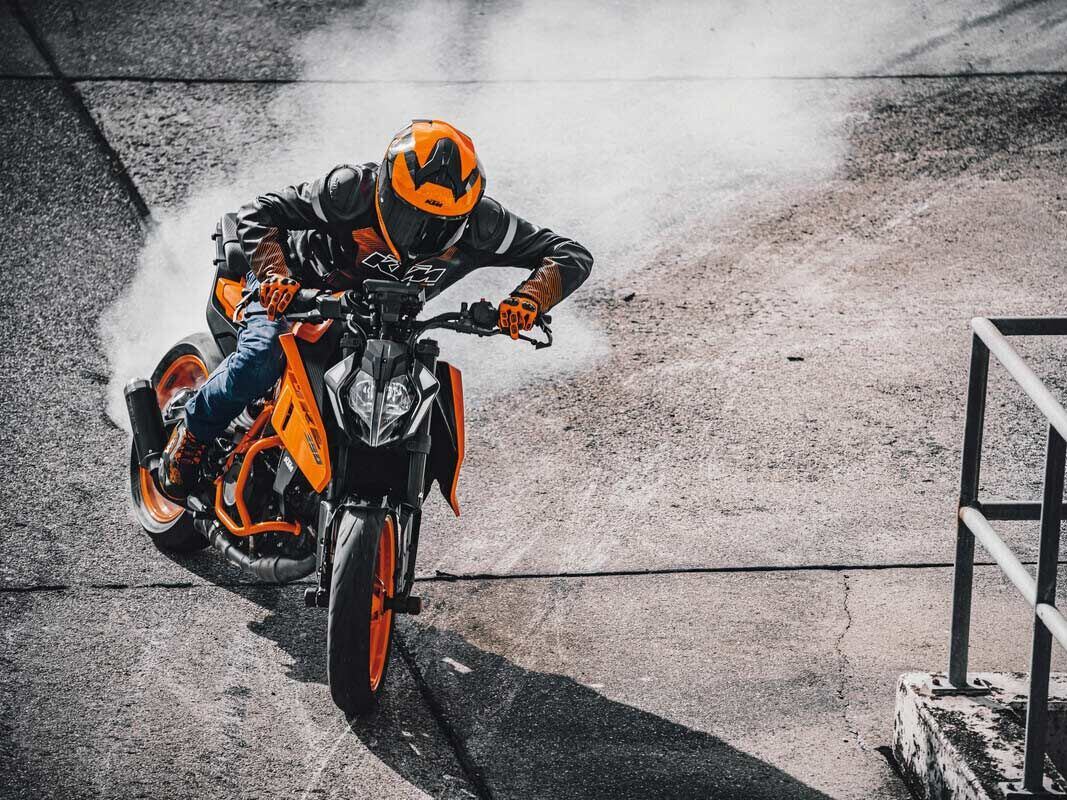 Duke 390 sales latest model