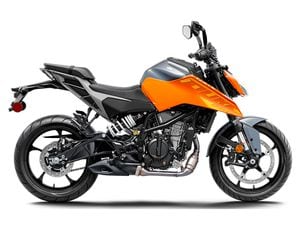 Duke 250 adventure on road price new arrivals