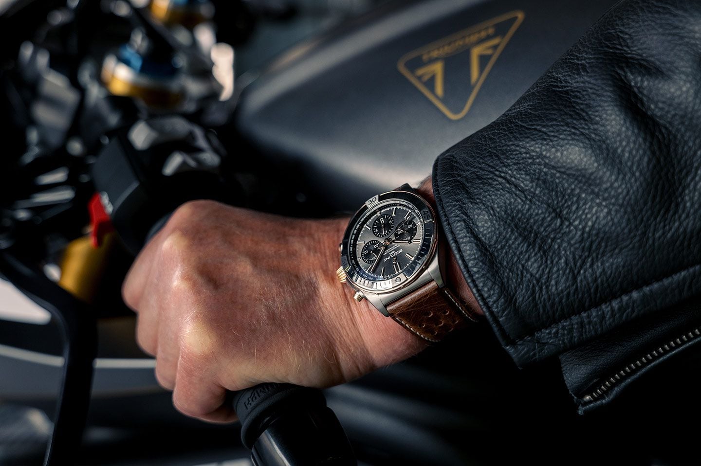 The Breitling Chronomat B01 42 watch was created to commemorate the Speed Triple 1200 RR Breitling Limited Edition.