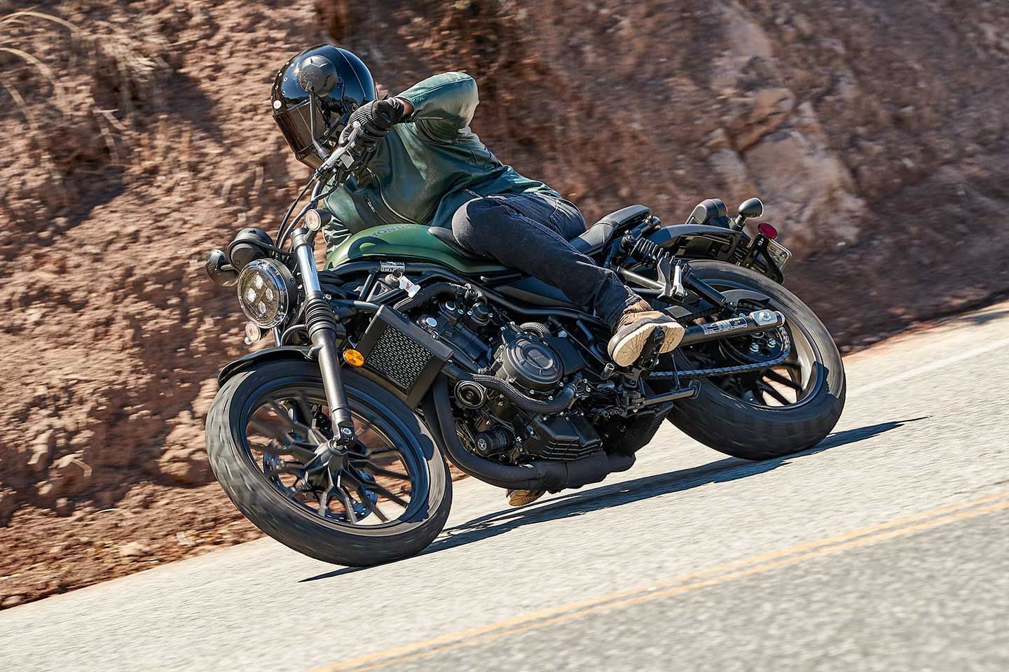 Lightweight, nimble handling and a stable chassis make the SCL500 a fun bike to ride through the canyons, but soft suspension keeps you from getting too aggressive.