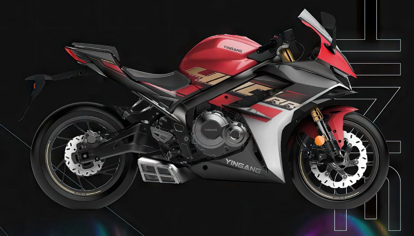 Unlike most of the 600cc-plus models shown, this inline-four is 400cc, aimed clearly at Kawasaki’s Ninja ZX-4RR.
