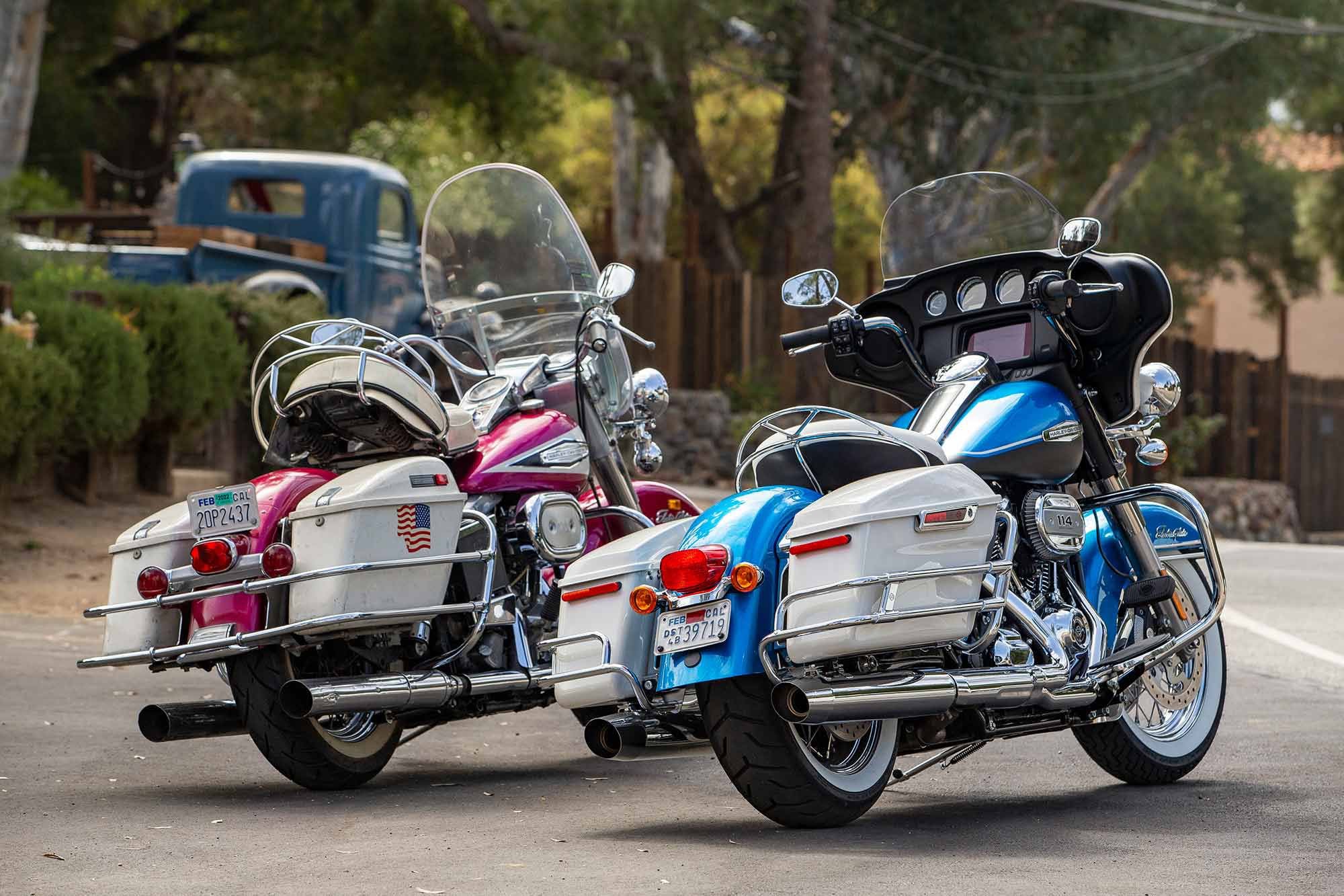 Uno al lado del otro, es fácil ver cómo Harley-Davidson pudo mantener proporciones similares de una máquina a otra.