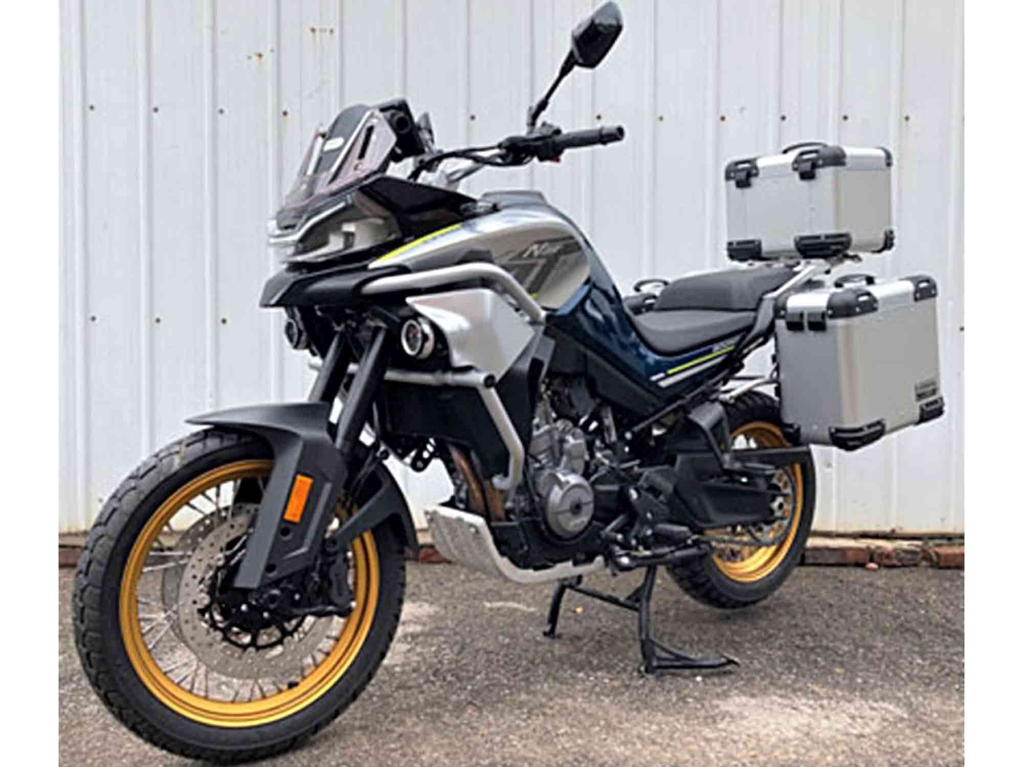 The adv-oriented model gets a skid plate and wire-spoked wheels, but otherwise looks very similar.