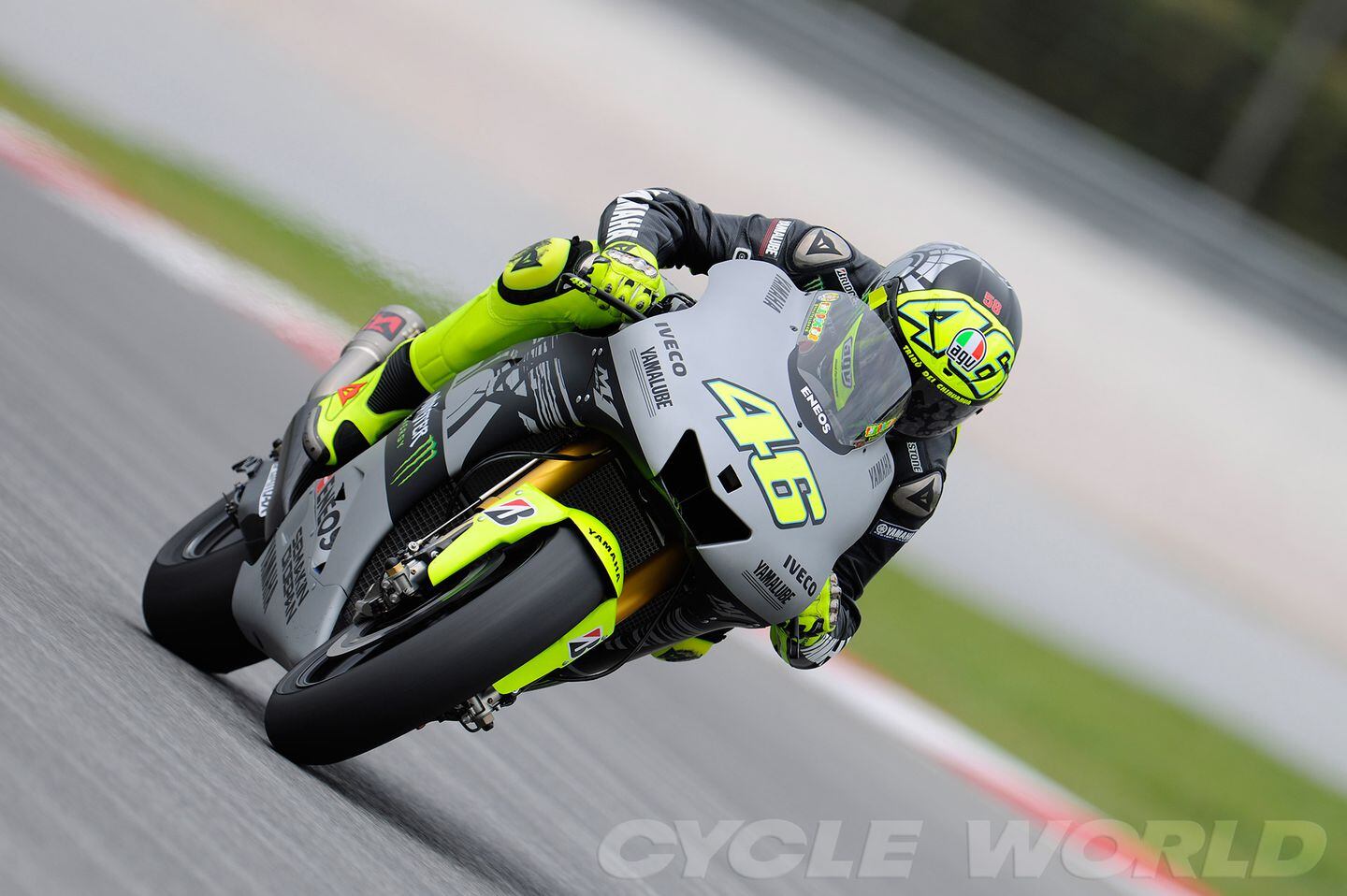 lot moto + figurine 1/12 éme Valentino Rossi test sepang 2013