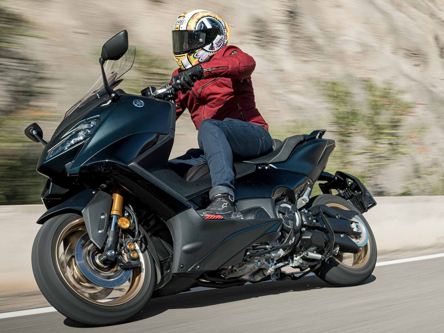 2022 Yamaha TMAX 560 Tech MAX Review