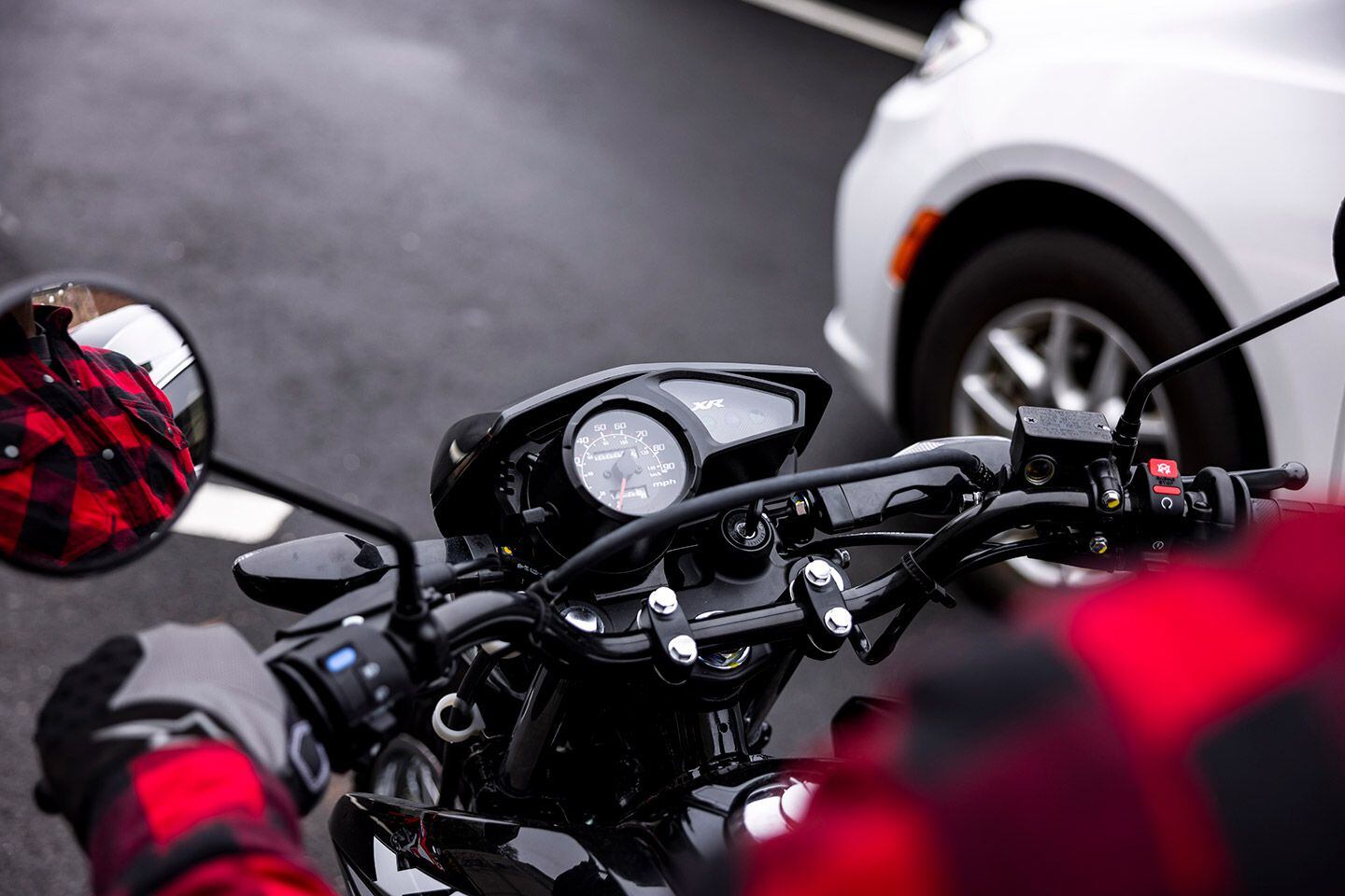 The dash has a speedometer, odometer, tripmeter, and an array of dummy lights—everything you need and nothing you don’t. Electric-start eliminates the most frustrating thing about XRs of old—getting them to kick over on a cold day.