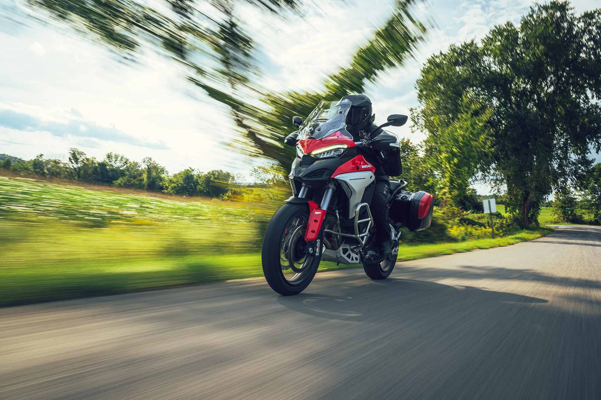 The V4 has a handy mode button to switch ride modes on the fly, but rather than simply cycle through them on the main screen, it goes into its own submenu which is a little finicky. I’d say it’s the only UI annoyance, and a very minor one at that.