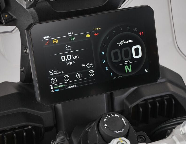 A closer look at the Enduro Veloce’s main screen. It can be customized to preference with multiple view options.