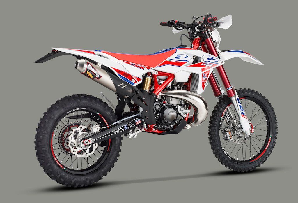 2018 Beta Motorcycles Revamped Two Four Stroke Enduro Bikes