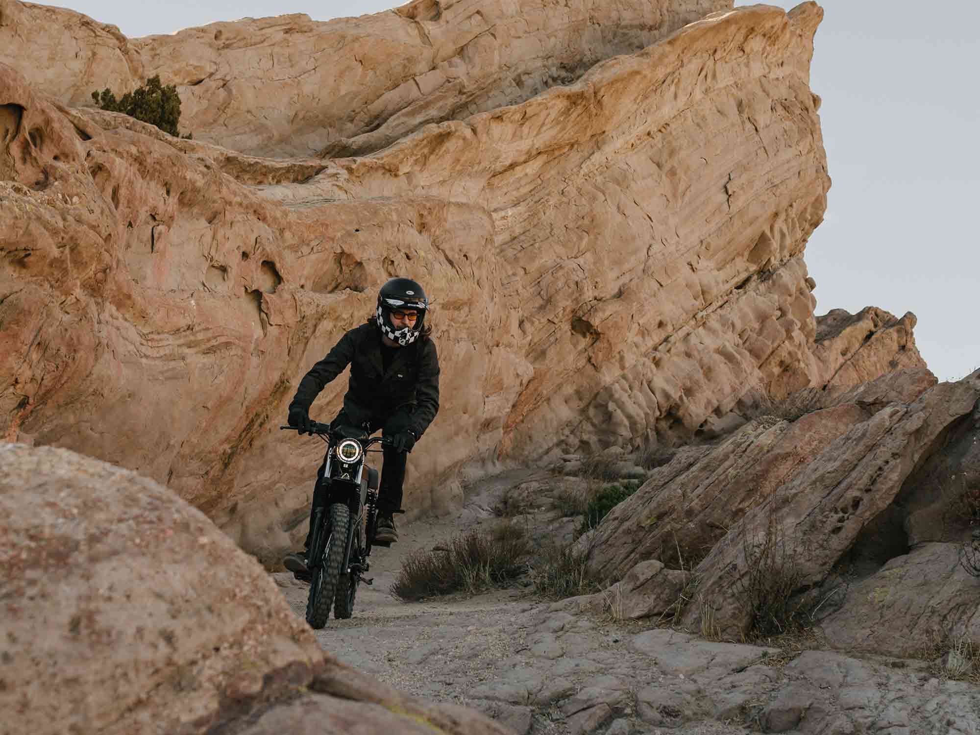 On hard-packed dirt trails and rock, the RCR was an absolute joy to ride. It feels light and maneuverable, easily crossing rough terrain.