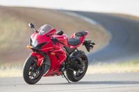 Yamaha YZF R1 vs Suzuki GSX R1000 vs Honda CBR1000RR vs Aprilia RSV4 RR Cycle World