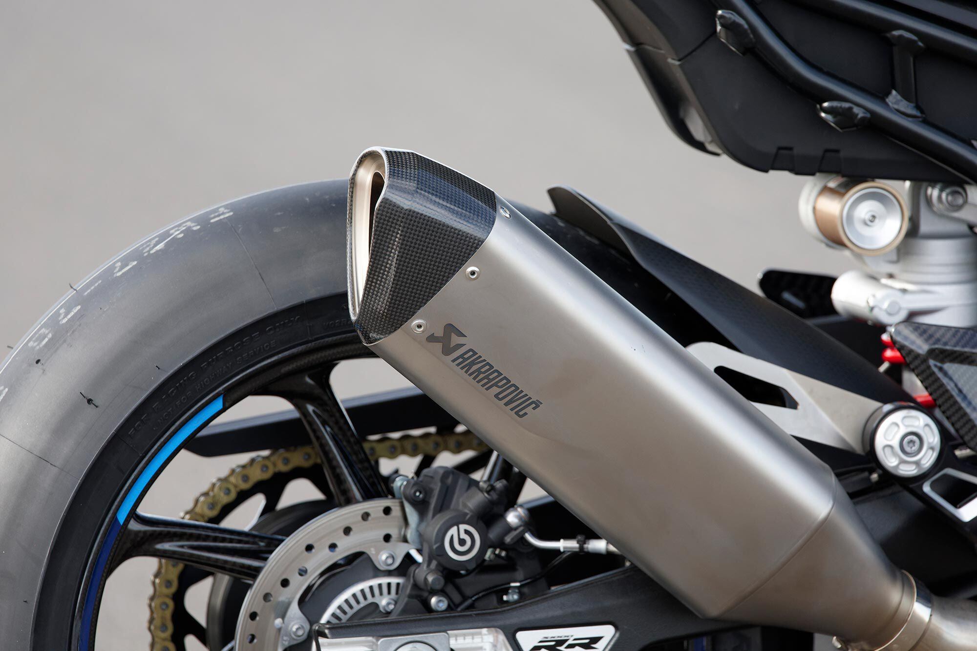 Part of the Premium Package is the glorious sounding Akrapovič titanium silencer.