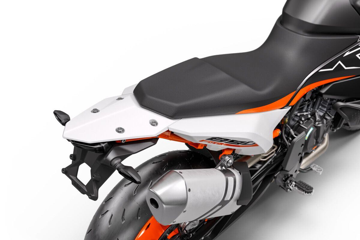 A long, deep seat provides all-day comfort.