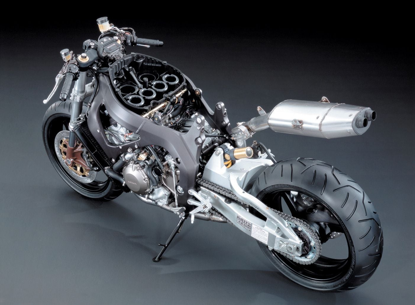 Двигатели мотоциклов honda. Honda CBR 1000 двигатель. Cbr1000rr двигатель. Cbr1000rr Fireblade 2004. Мотор мотоцикла Honda CBR 600 RR.