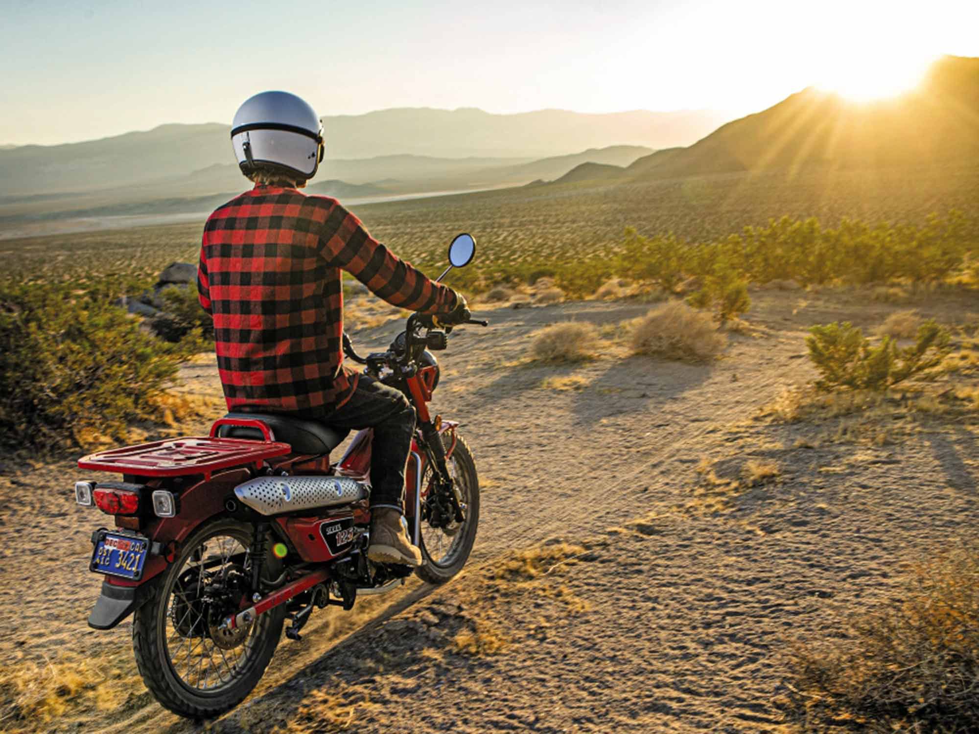 The Trail 125’s easy operation and capable off-road manners will keep you chasing the sun over that next hill.
