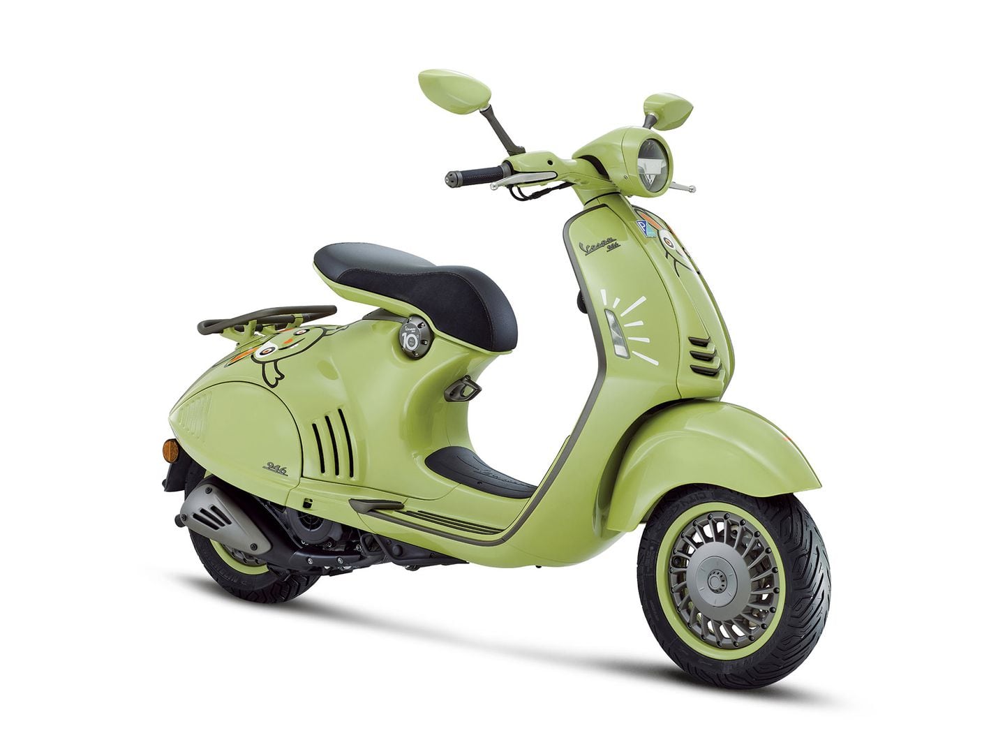 Vespa strengthens its Italian heritage in India, Brings Vespa 946 Emporio  Armani & Vespa's 70th anniversary special edition to the geo - Auto News  Press