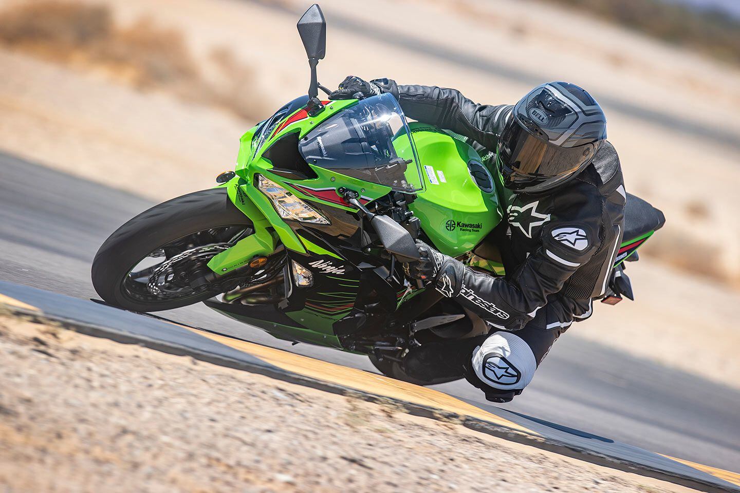 The ZX-6R chassis is as it was since the bike was overhauled in 2013. There’s racebike DNA here, which is to say the bike is agile, but feels on-edge when pushed. Finding the right suspension settings helps bring some balance to the package.