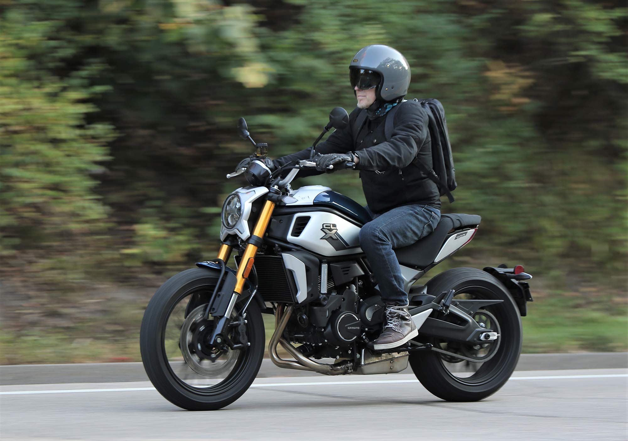 A 31.5-inch seat and wide bar will accommodate most pilots easily; taller riders might feel the footpegs are too tall.