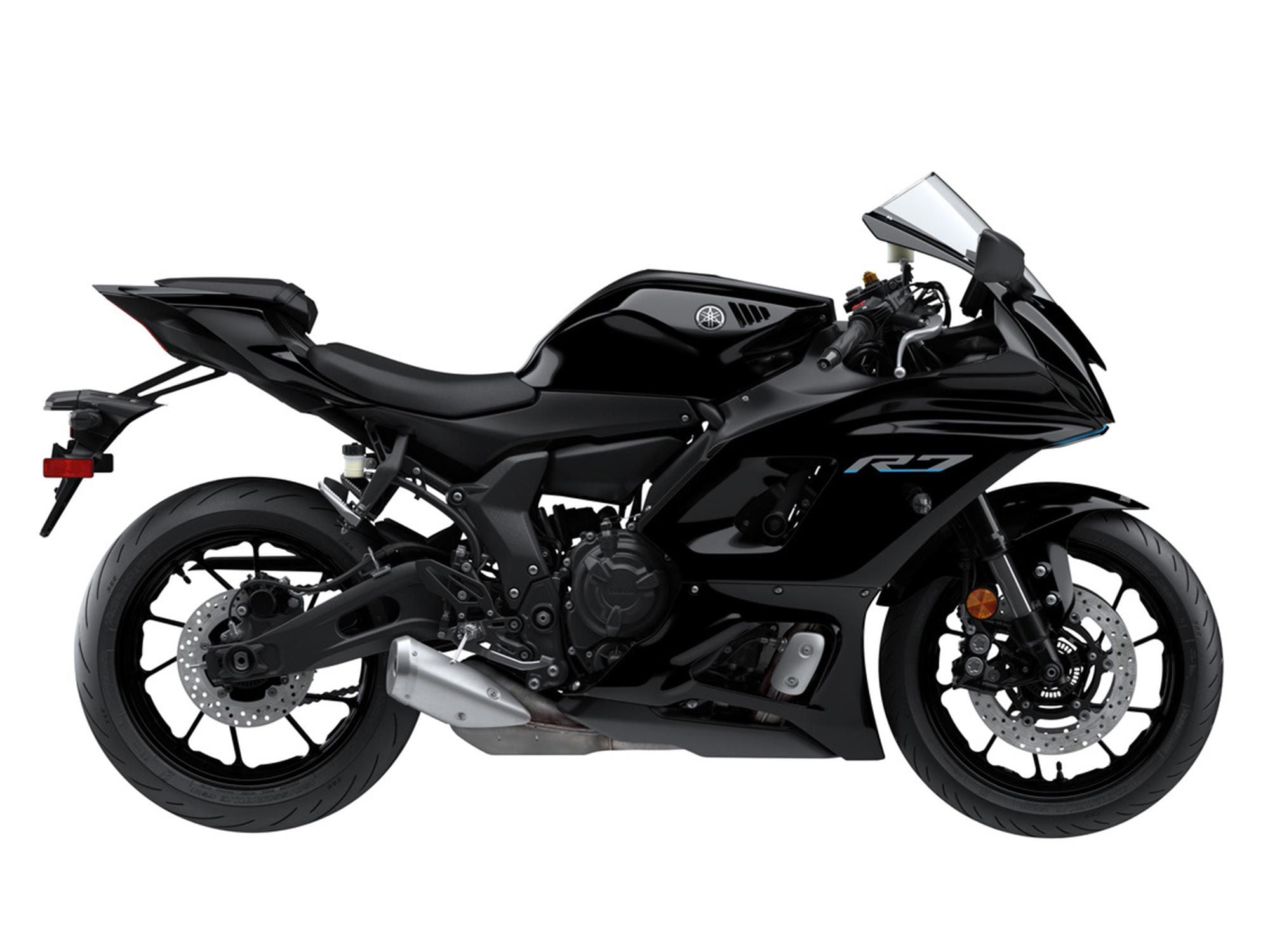 Offered in Team Yamaha Blue and Performance Black, the 2022 Yamaha YZF-R7 will cost $8,999 and will arrive in dealers June 2021.