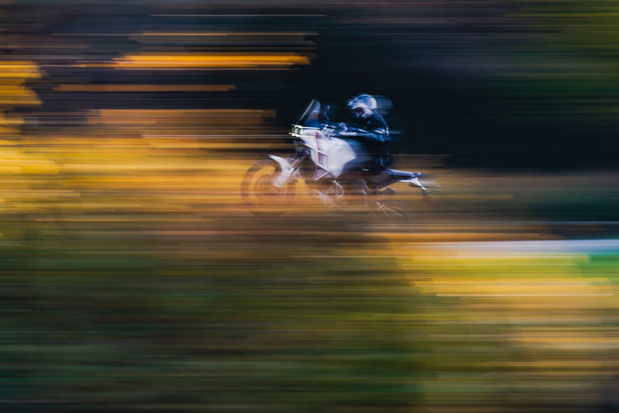 The Ducati’s Testastretta benefits from the engine updates already applied to the Monster and Multistrada V2 but receives dedicated gearing with shorter first–fifth gears and a taller sixth gear.