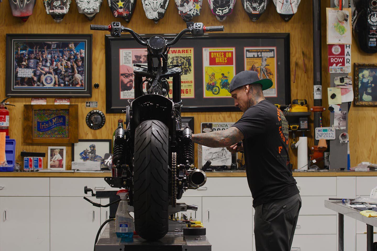 Carey Hart is building a 2023 Indian Sport Chief for Twitch Stenberg.