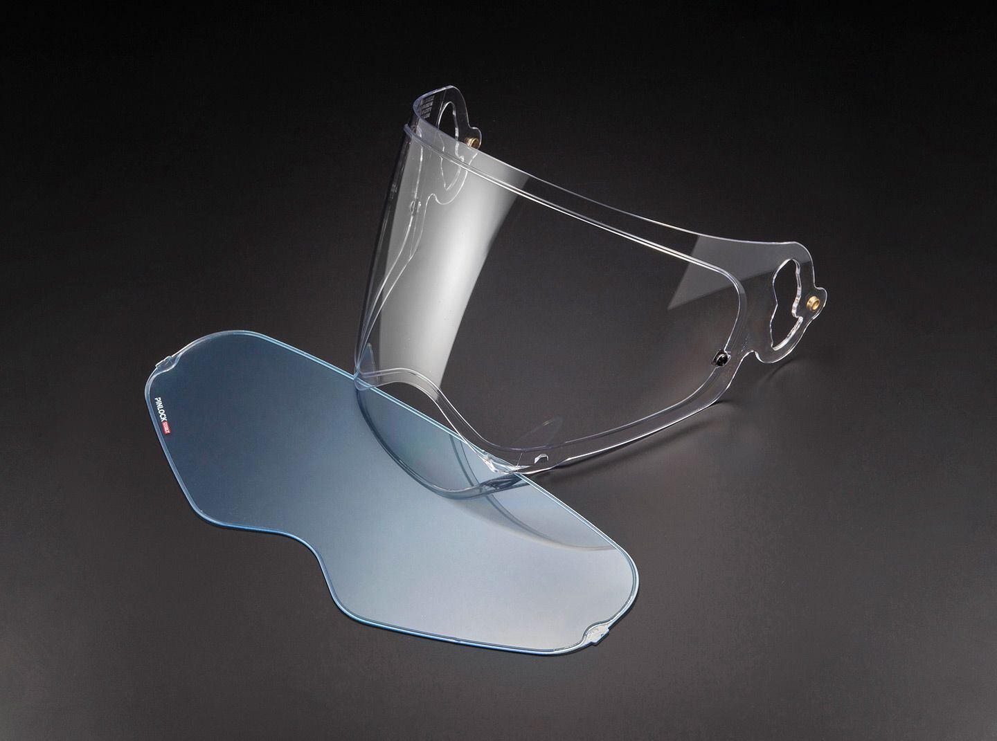 Arai’s XD-5 features a VAS-A Max Vision visor enabling the addition of the included 120XLT Pinlock.