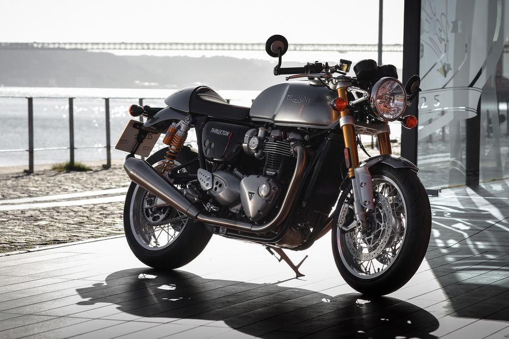 Triumph thruxton sales r review