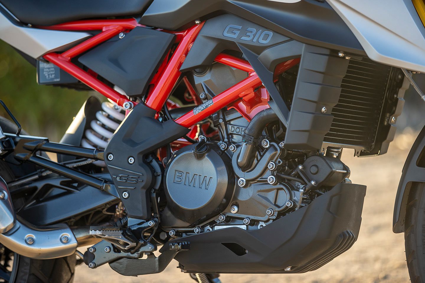 The BMW G 310 GS’s top-end performance may be attributed to its bore and stroke of 80mm x 62.1mm.