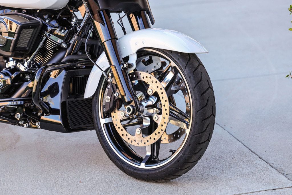 Each machine is fitted with a pair of four-piston calipers and 320mm discs up front and a 49mm fork that doesn’t have provisions for adjustability.